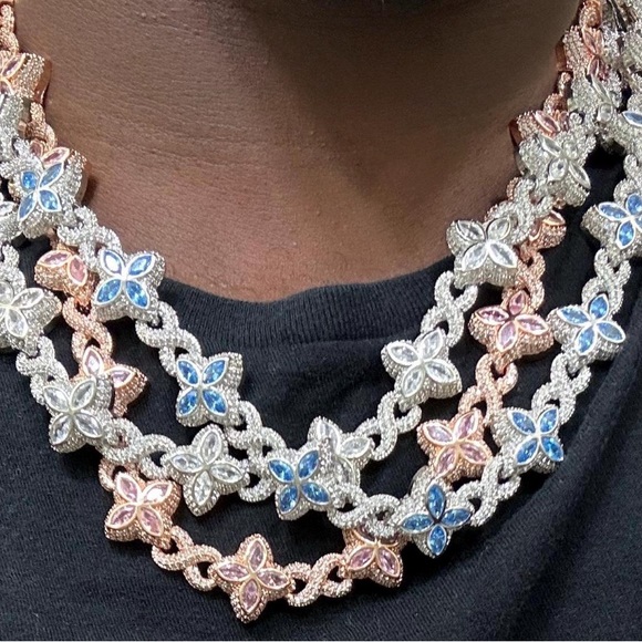 Elegant Multicolor Floral Necklace - Picture 1 of 3